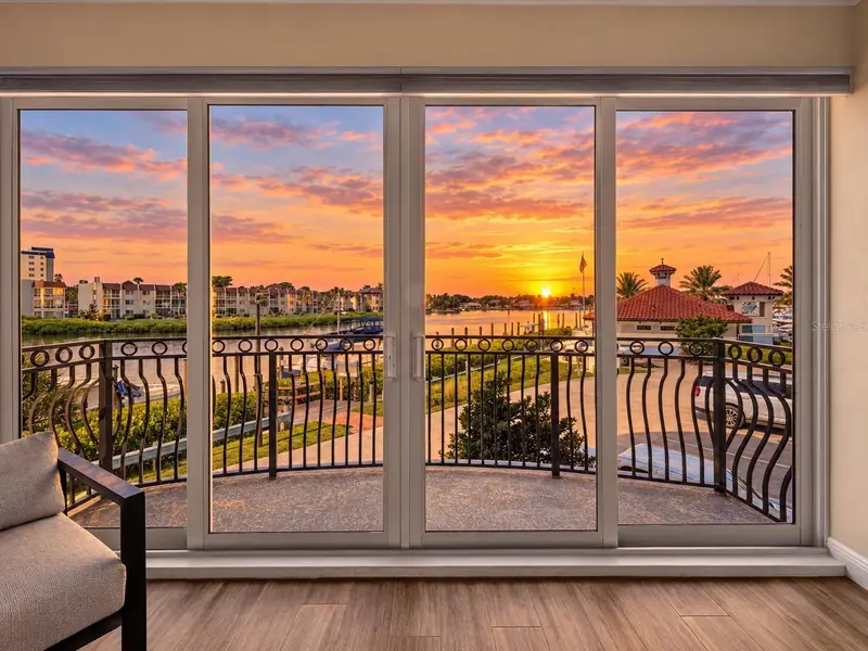 501 Tamiami Trl N #201, FL