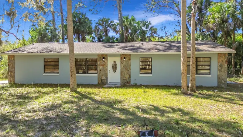 416 N Hourglass Ter, FL