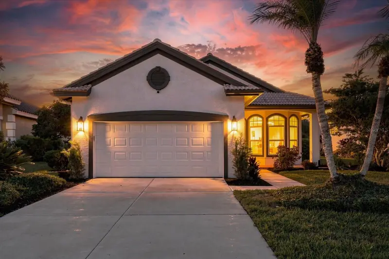 10209 Silverado Cir, FL