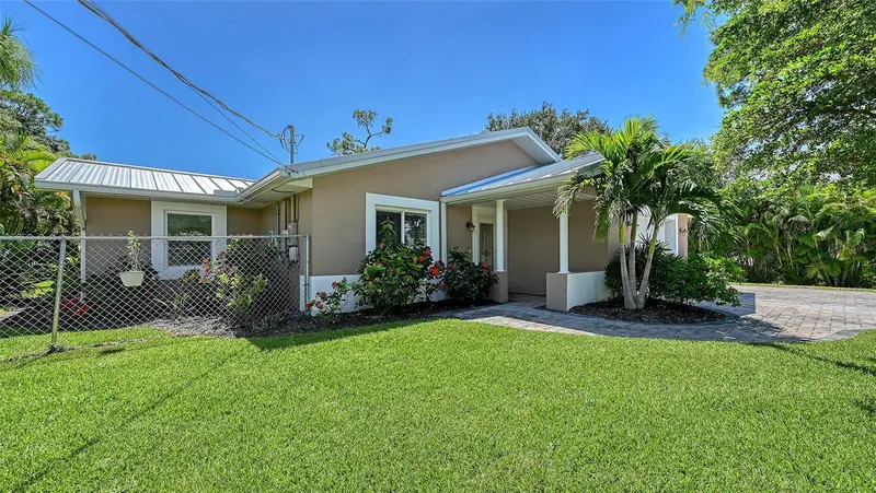 305 Hills Rd, FL