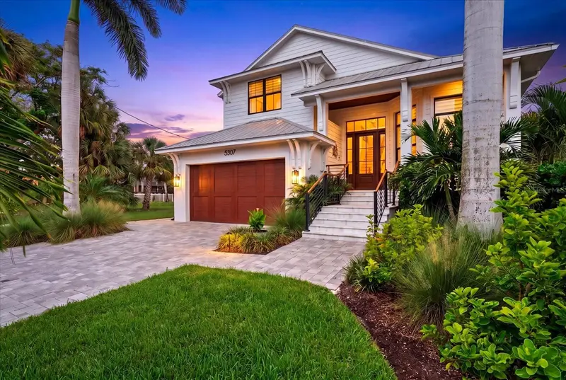 Siesta Key pending