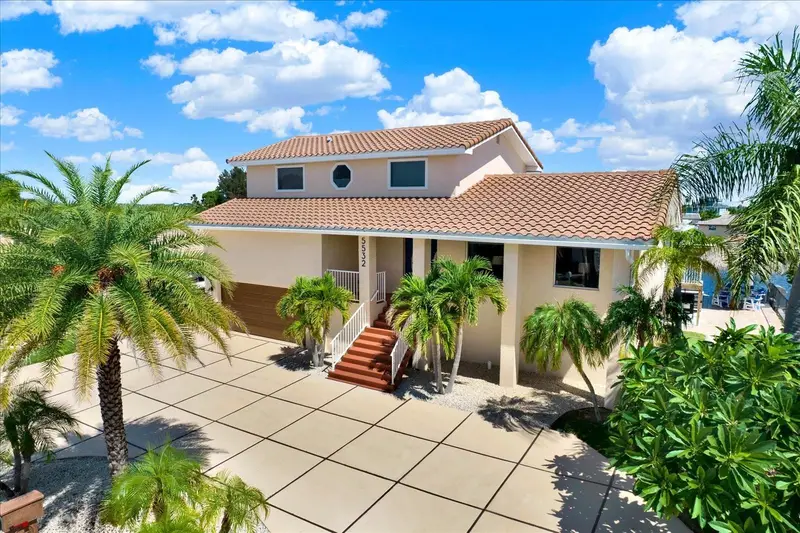 5532 Pilots Pl, FL