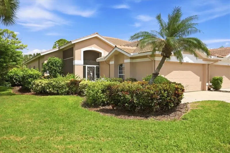 9413 Forest Hills Cir, FL