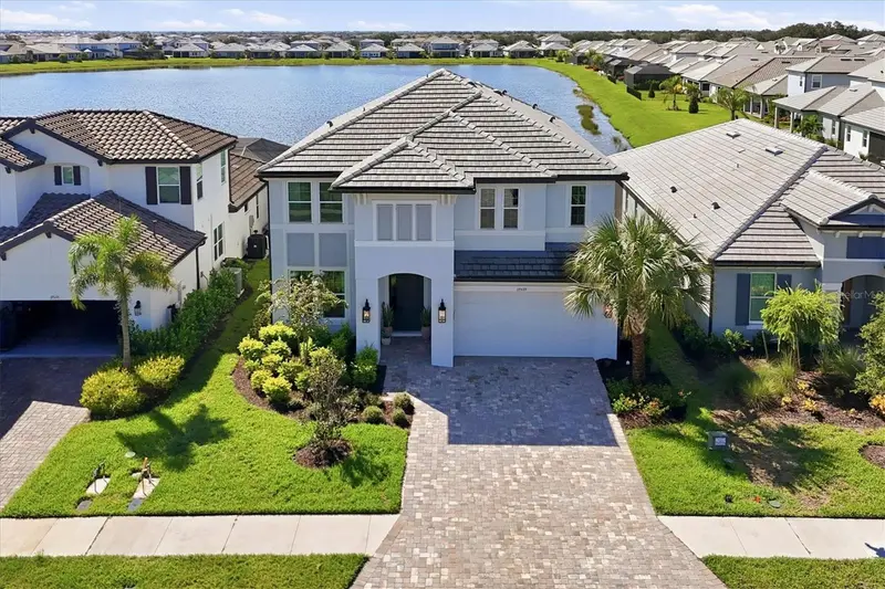 17539 Savory Mist Cir, FL
