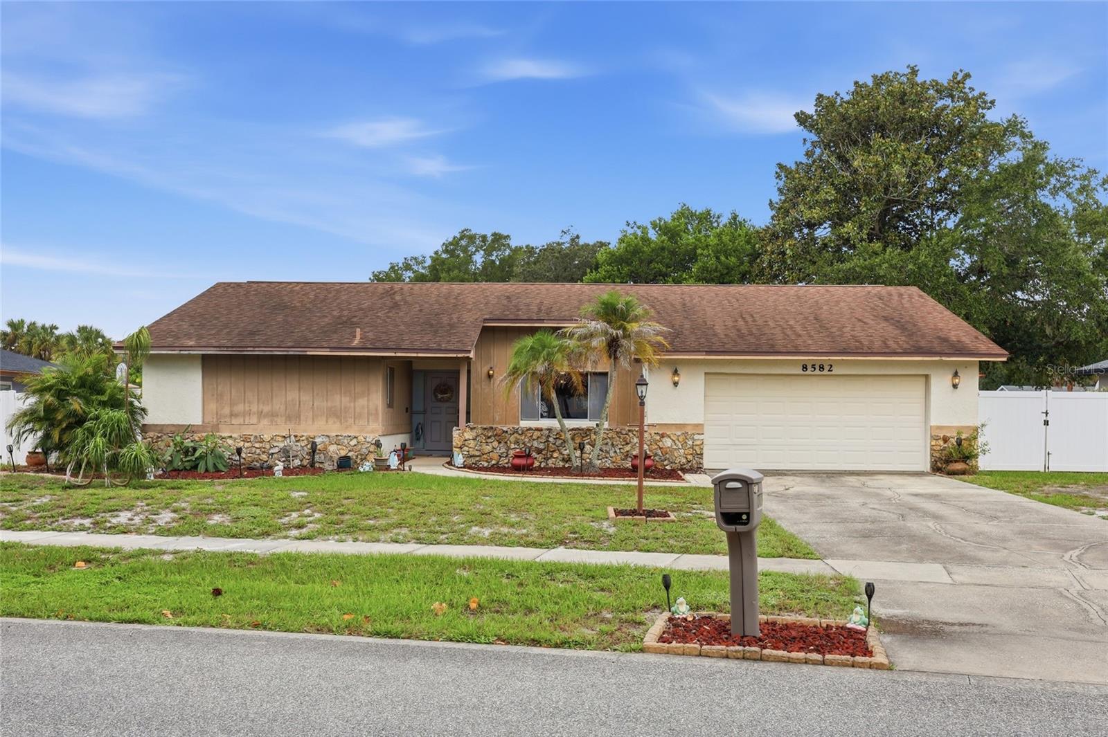 8582 Cedar Cove Dr, FL