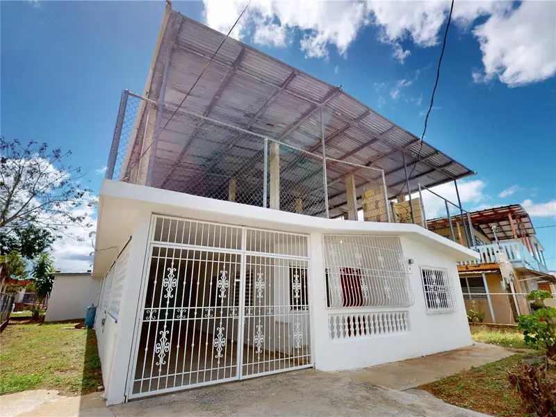 13 Calle Los Robles, Urb Reparto Robles, PR