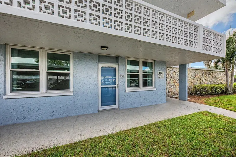 4715 Bay St Ne #127, FL