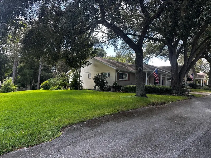 Circle Square Woods listing