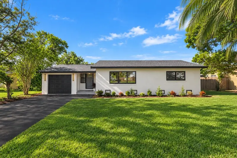 DeBary Town Center listing