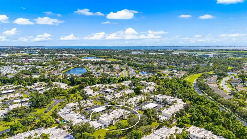 519 Lakeside Dr #519, FL