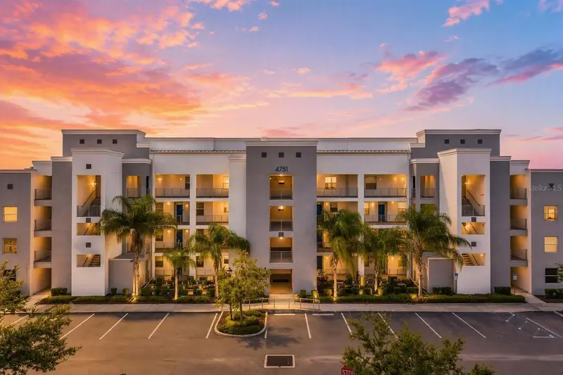 4751 Clock Tower Dr #105, FL