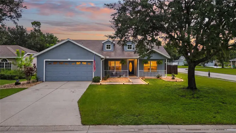 12167 Warwick Cir, FL