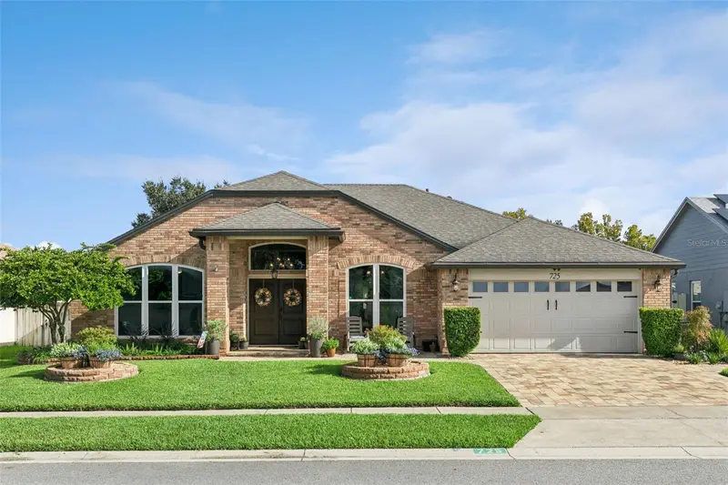 725 Hallowell Cir, FL