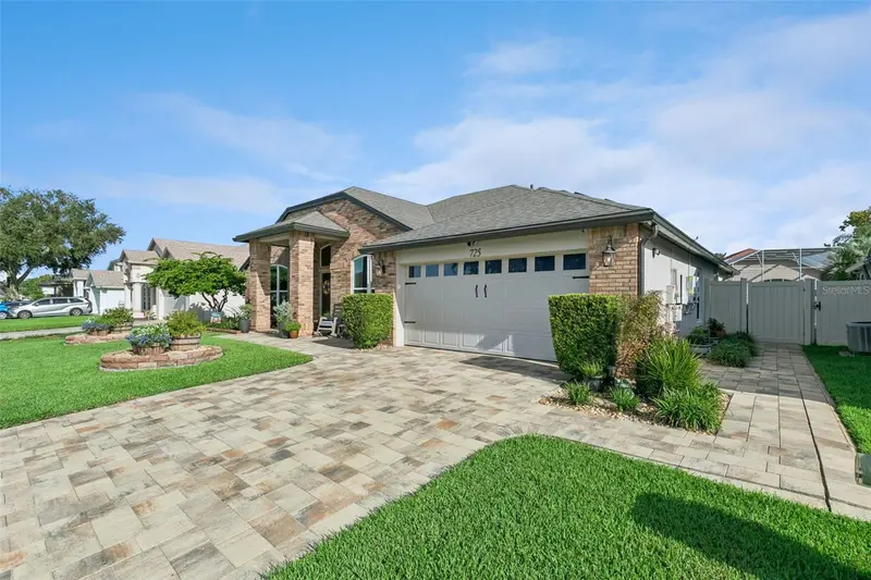 725 Hallowell Cir, FL