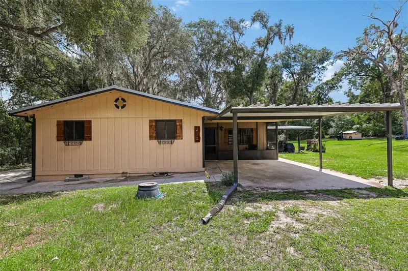212 Dogwood Dr, FL