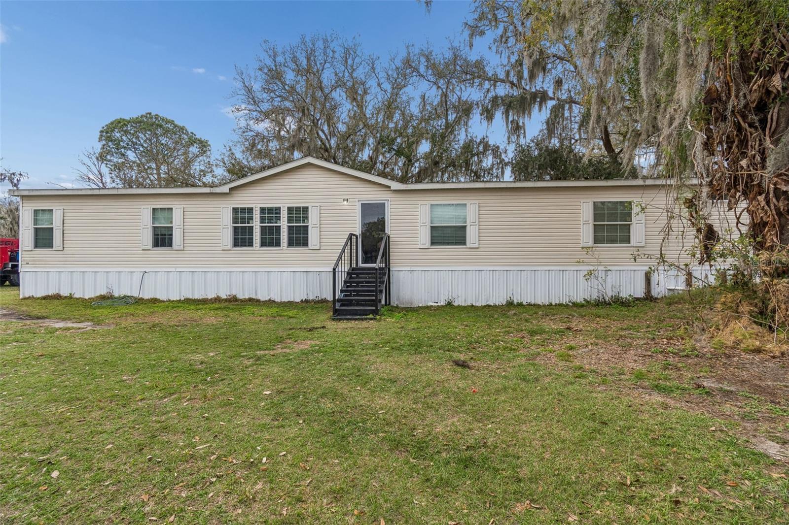 27435 Holiday Dr, FL
