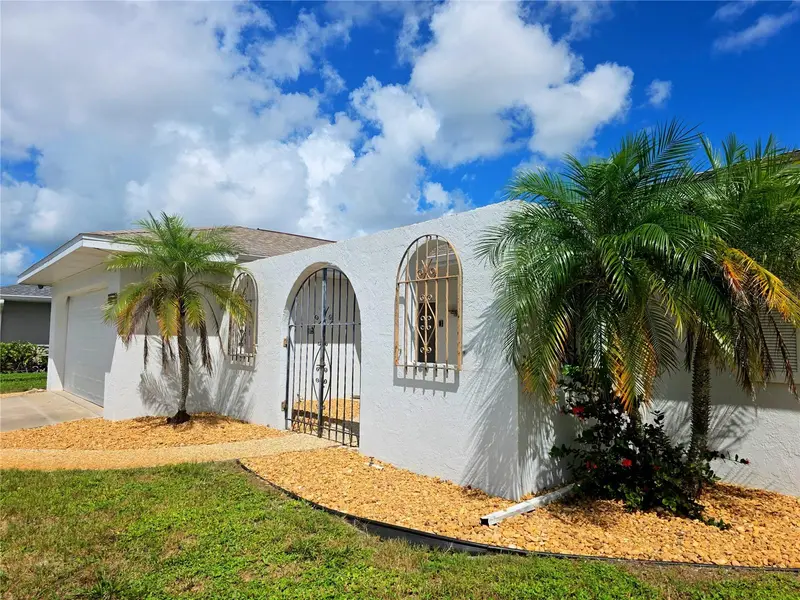 1379 Cambridge Dr, FL