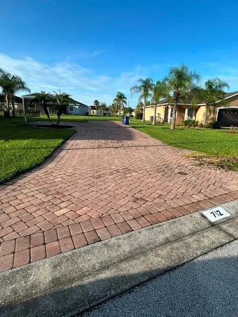 712 Teaberry Trl, FL
