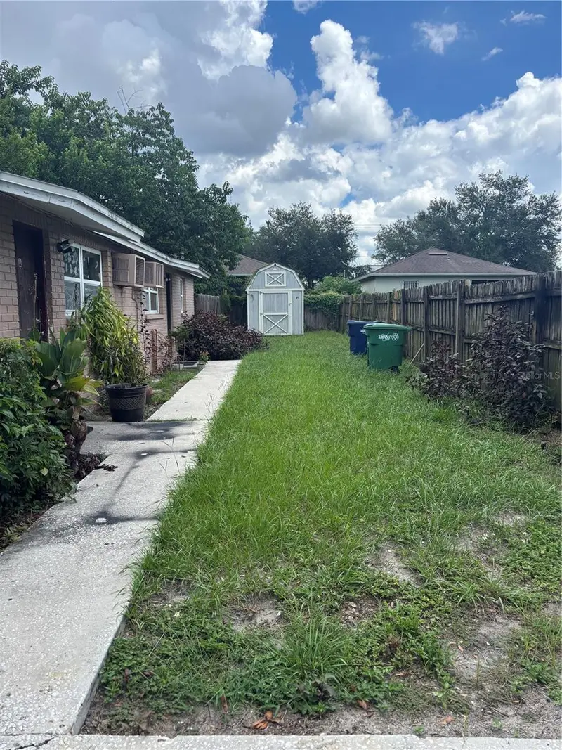 8809 N Mulberry St, FL