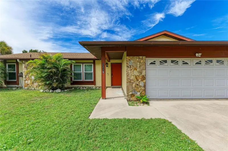 2219 Lockwood Meadows Cir, FL