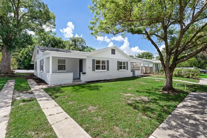 1104 E Harwood St, FL