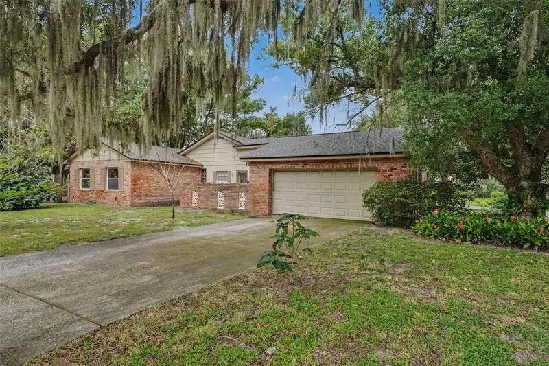 3018 Cullen Lake Shore Dr, FL