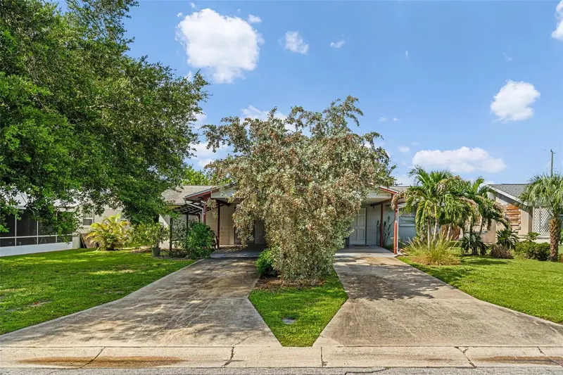3607 47th Ave W, FL