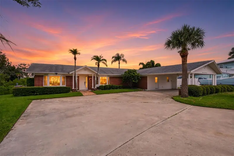 8727 Bay Crest Ln, FL