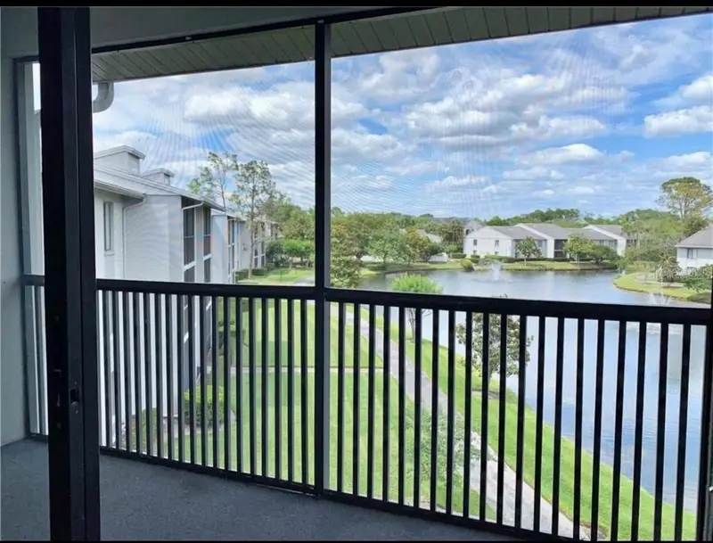 1135 S Pine Ridge Cir #E3, FL