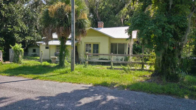 310 E Noble Ave, FL