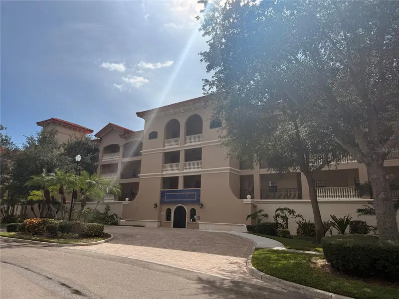 7702 Lake Vista Ct #303, FL