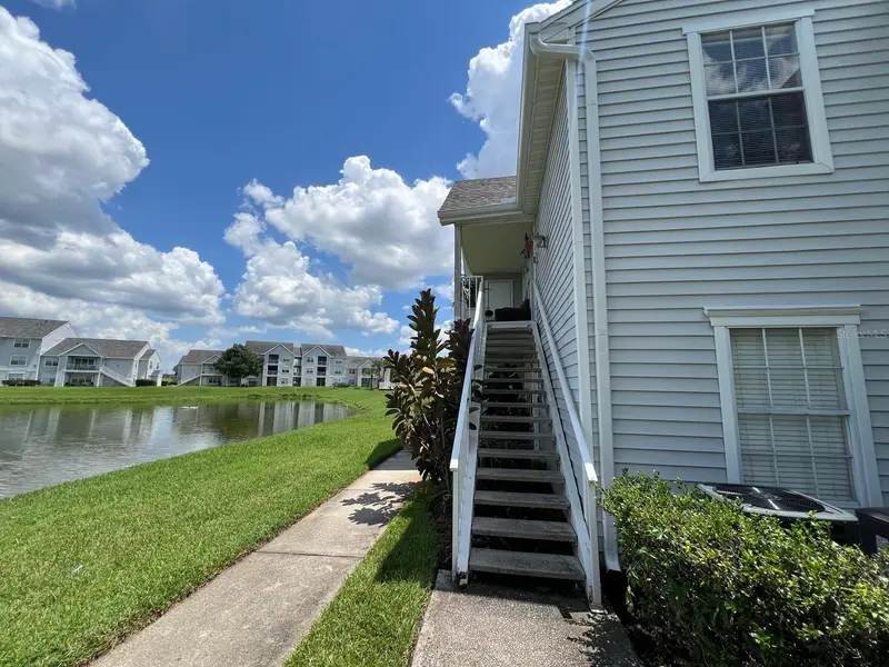 1213 Bermuda Lakes Ln #208, FL