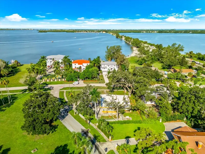 507 Palma Sola Blvd, FL