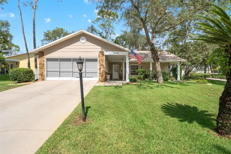 2632 Royal Ridge Dr, FL