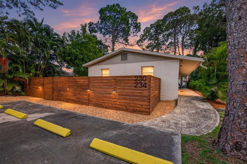230 48th Ave N, FL