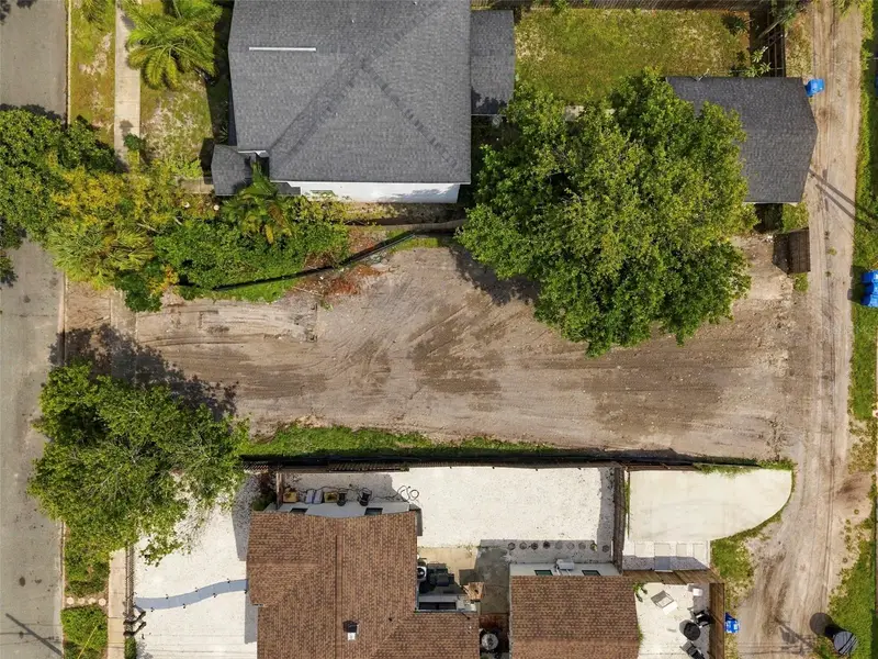927 Yale St N, FL