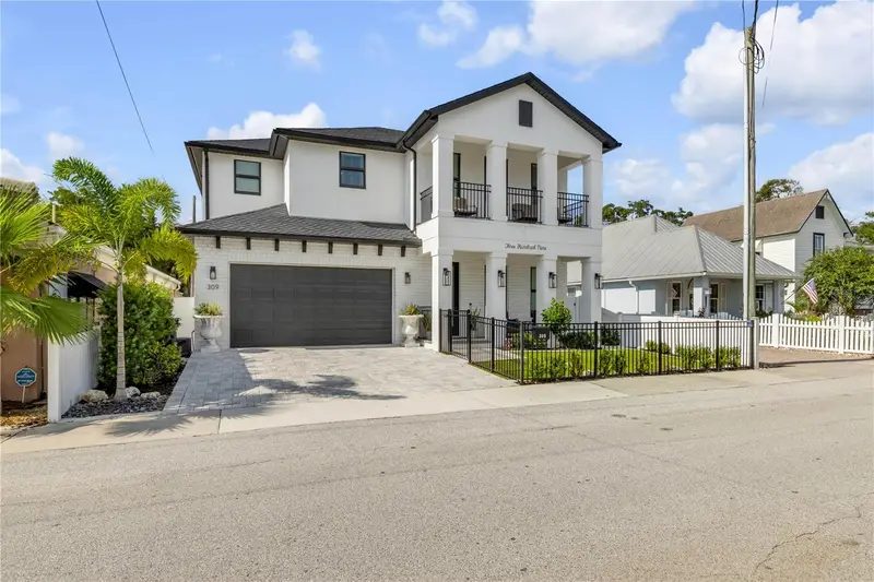 309 Julia St, FL