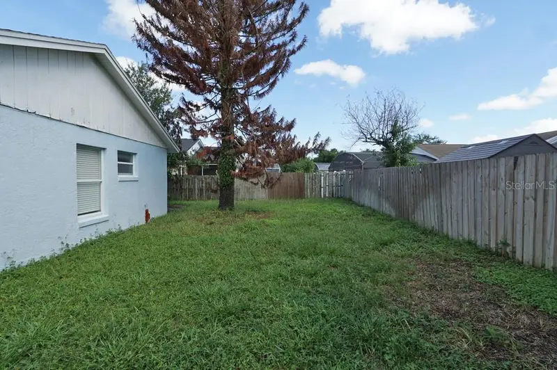1523 Indian Oaks Trl, FL