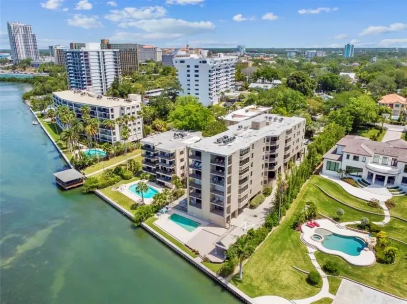 602 Lime Ave #303, FL