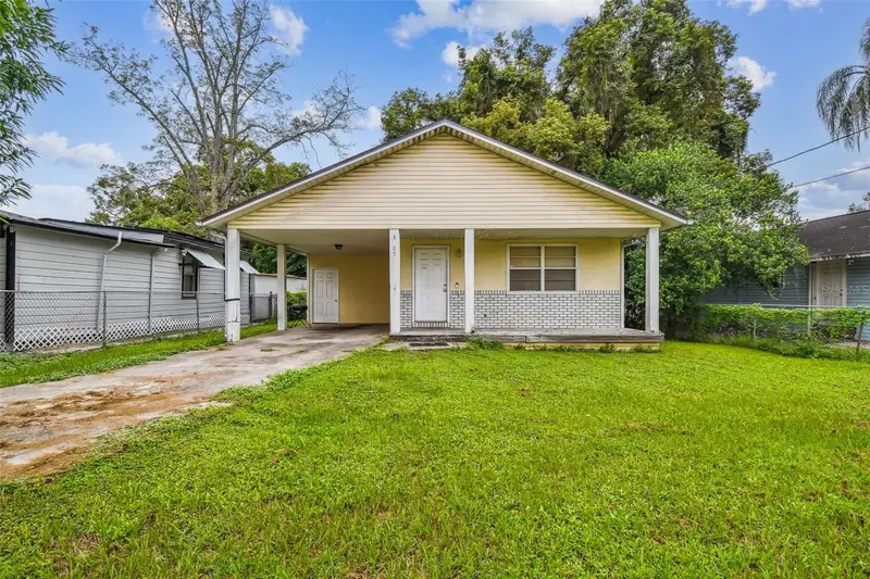 8205 N Semmes St, FL