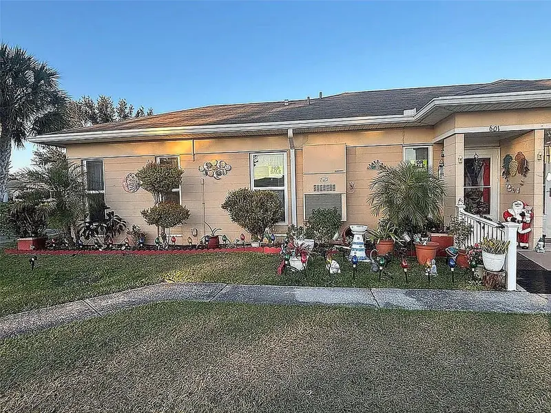 601 Club Cir, FL