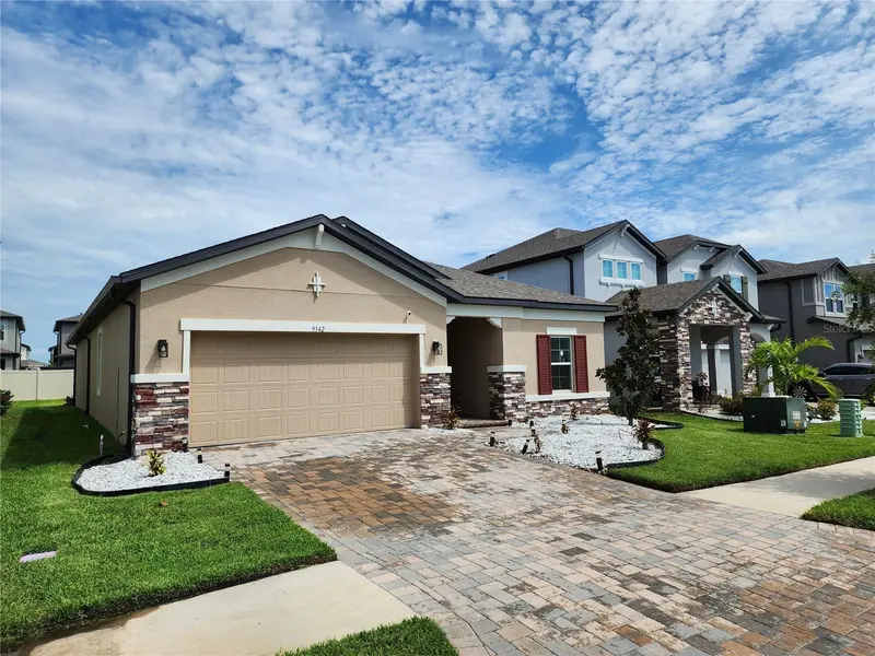 9342 Crescent Ray Dr, FL
