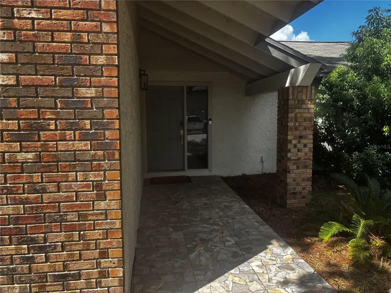 2824 Charmont Dr, FL