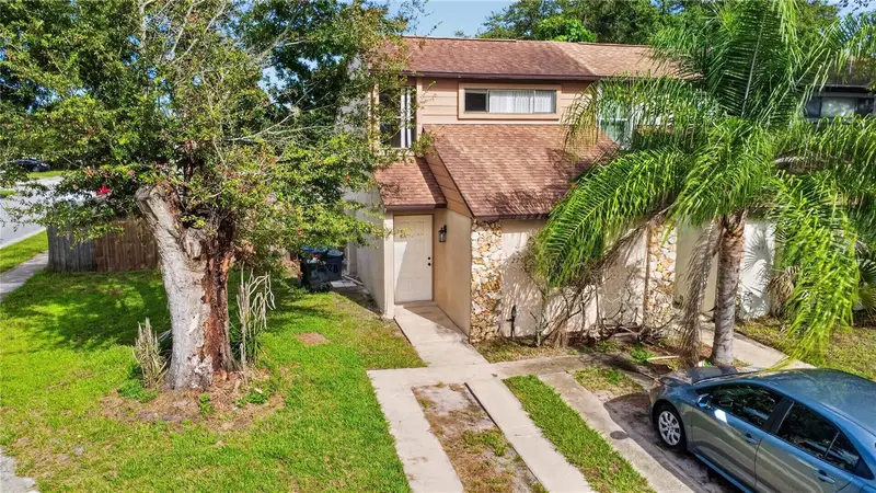 2747 Gray Fox Ln, FL