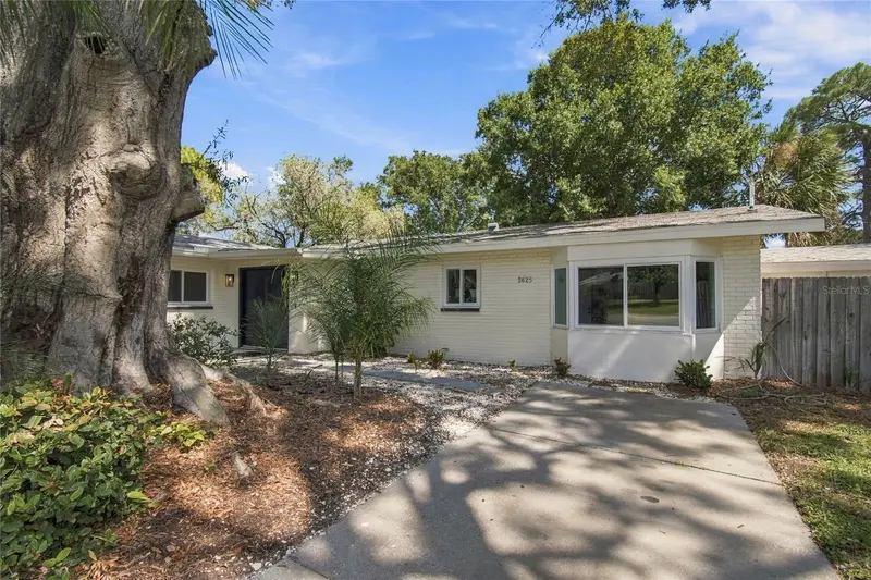 5625 Atlantic Ave N, FL