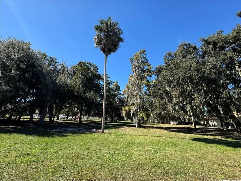 Lake Pierce Dr, FL