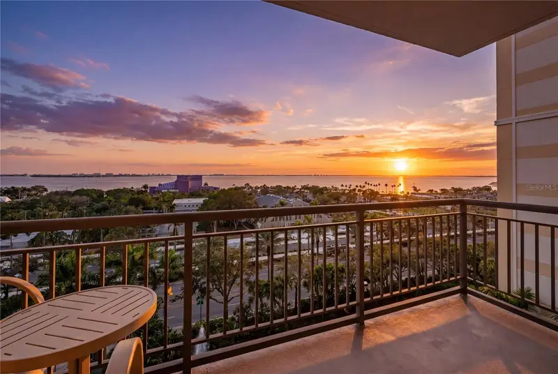 800 N Tamiami Trl #815, FL