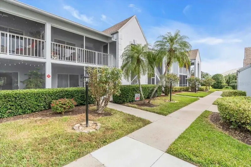 6807 Stone River Rd #204, FL