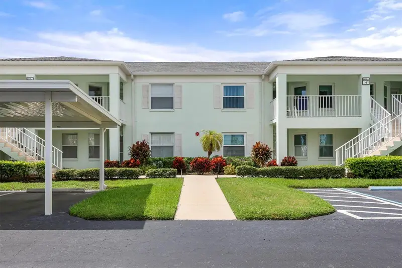 5725 Greenwood Ave #4203, FL