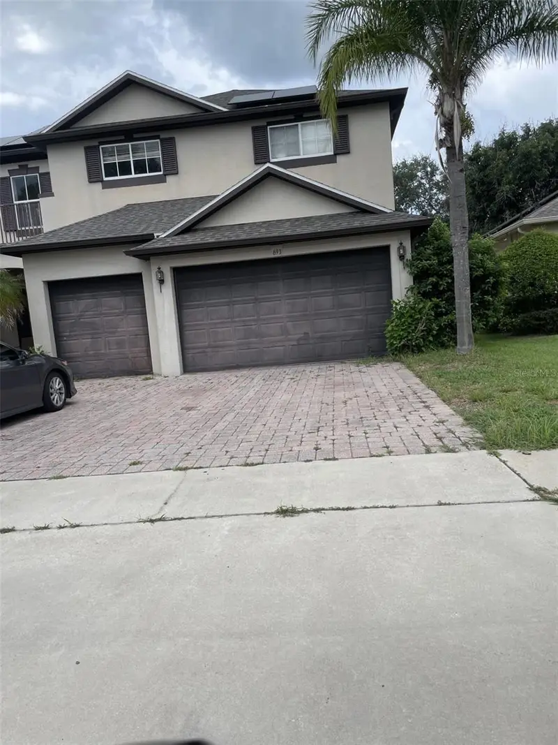 693 Cimarosa Ct, FL